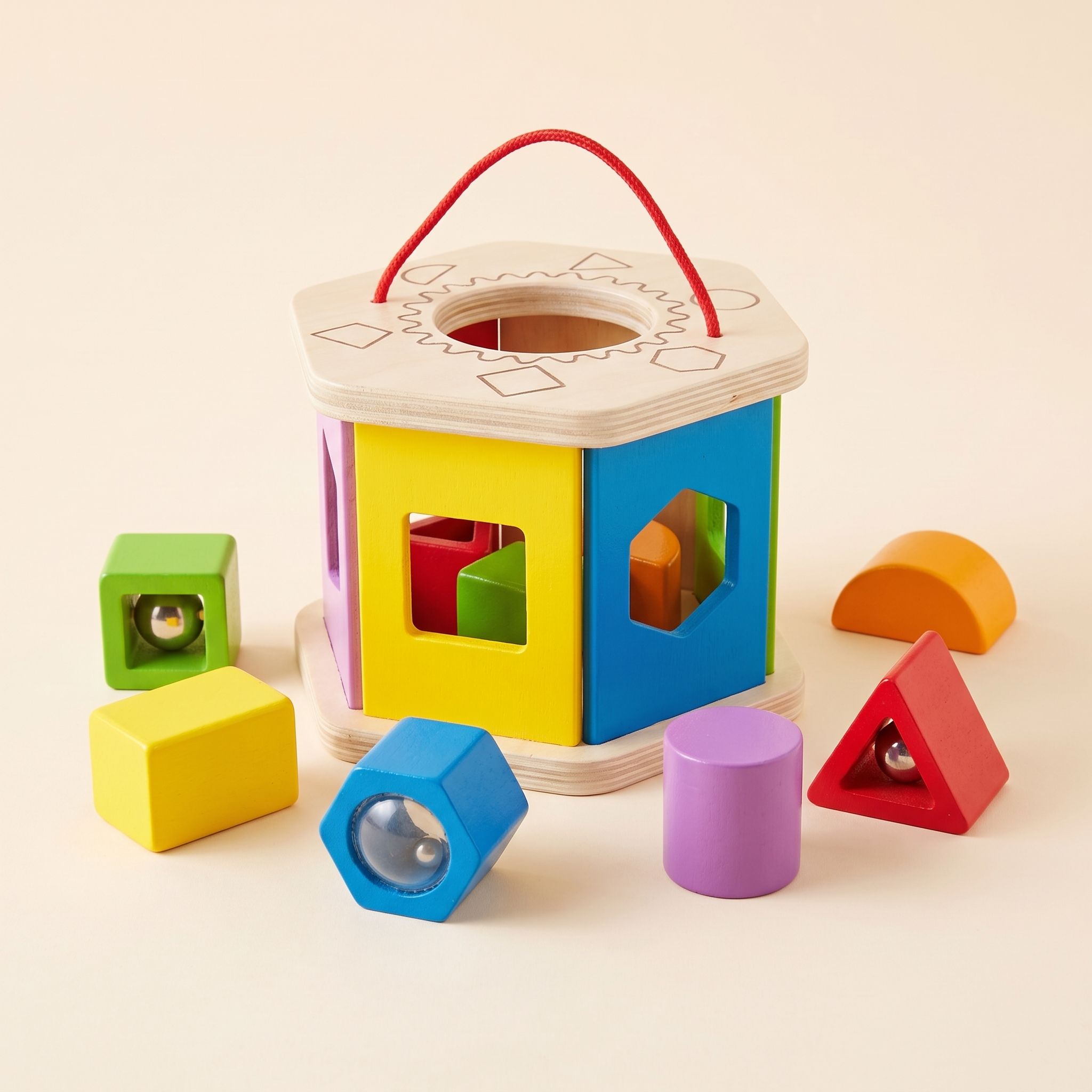 HAPE Shake & Sort Shapes