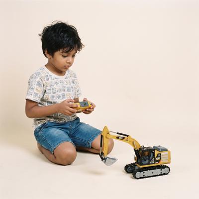 3-in-1 RC Excavator Toy Construction Truck with Alloy Bucket Rock Breaker & Grapple