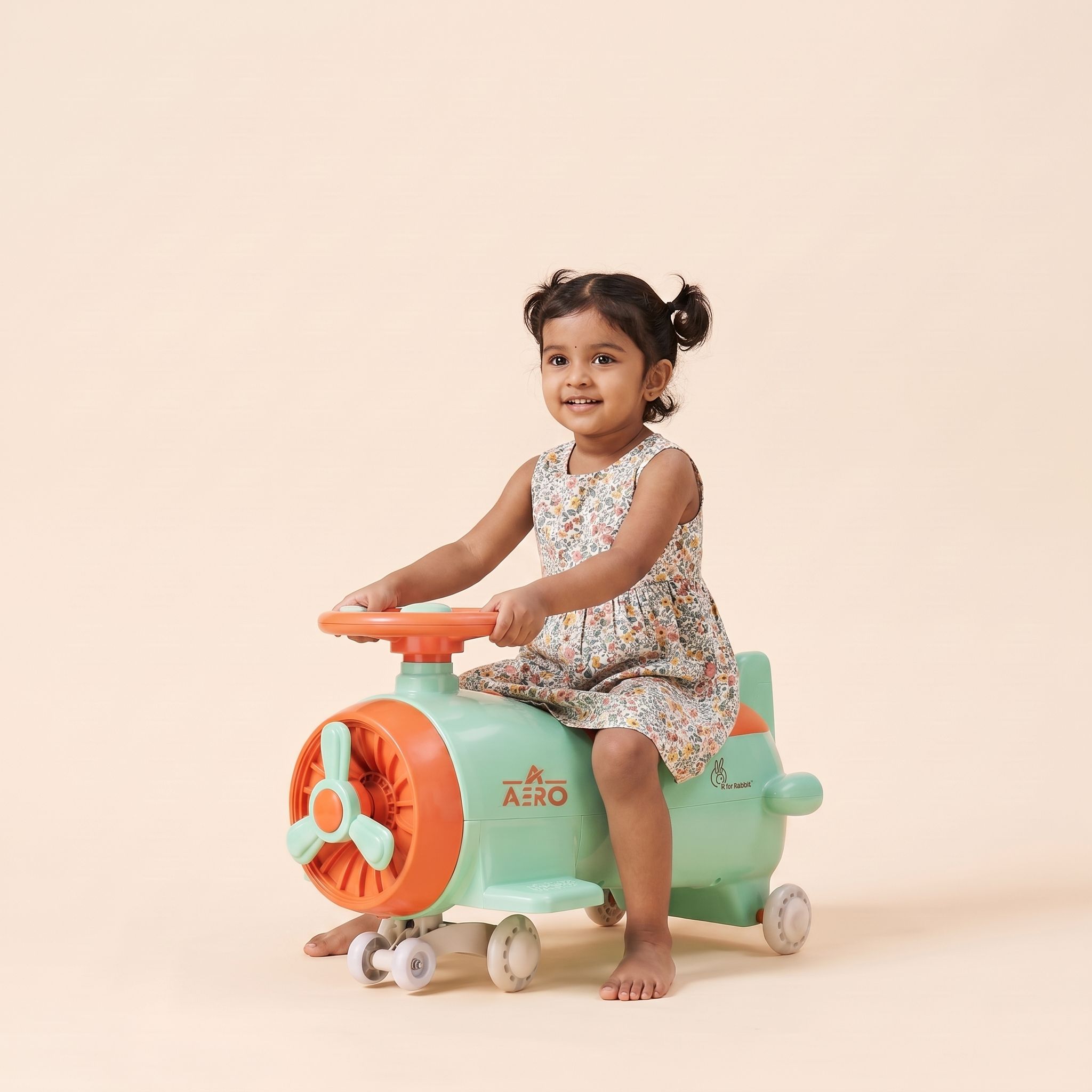 R for Rabbit Iya Iya Aero Smooth & Strong Swing Car